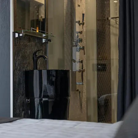 Hidden Bank: Diamonds Apartman *
