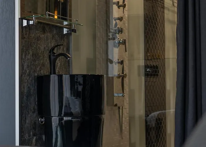 Hidden Bank: Diamonds Apartment *